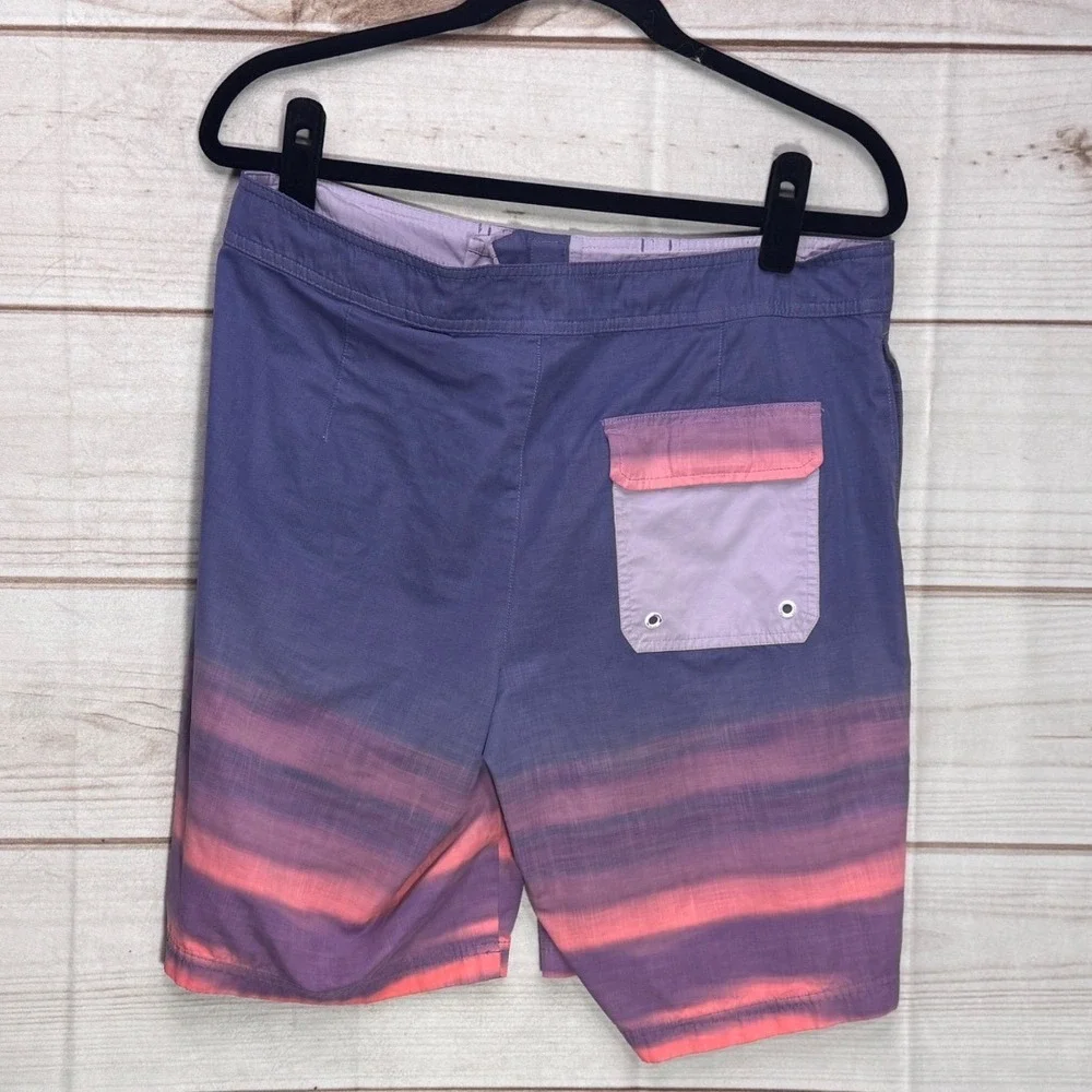 American Eagle Mens Purple Pink Ombre Stripe Board Shorts Swim Trunks Medium